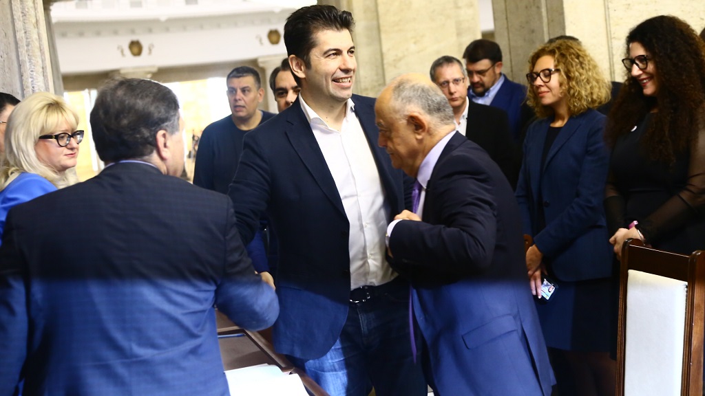 ДеБилите и ПиПитата си “бият шутове”