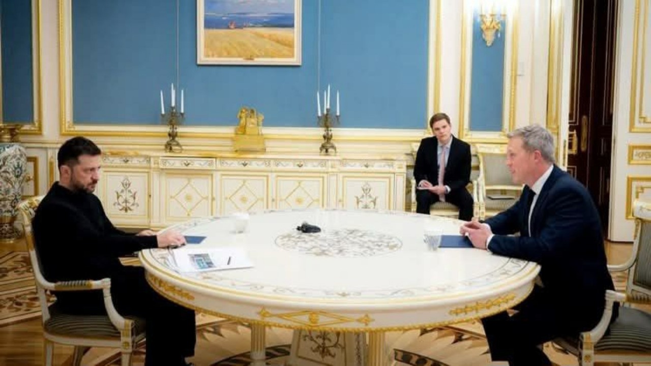 Така. Украйна трябва да завършва това бунище колкото може по-бързо!